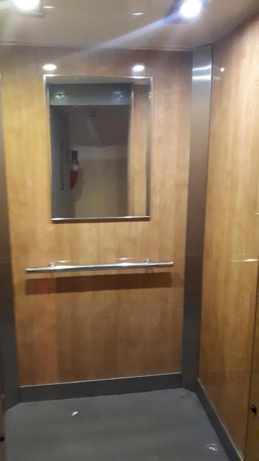 Apartamenty Centrum Panoramiczna Mala Dwojka Swan Labedz Promenada Klimatyzacja Lodowa Κίελτσε Εξωτερικό φωτογραφία