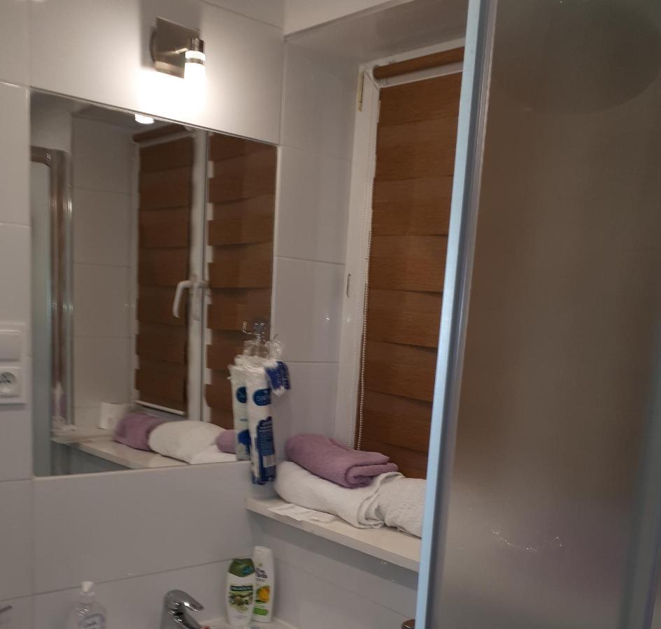 Apartamenty Centrum Panoramiczna Mala Dwojka Swan Labedz Promenada Klimatyzacja Lodowa Κίελτσε Εξωτερικό φωτογραφία