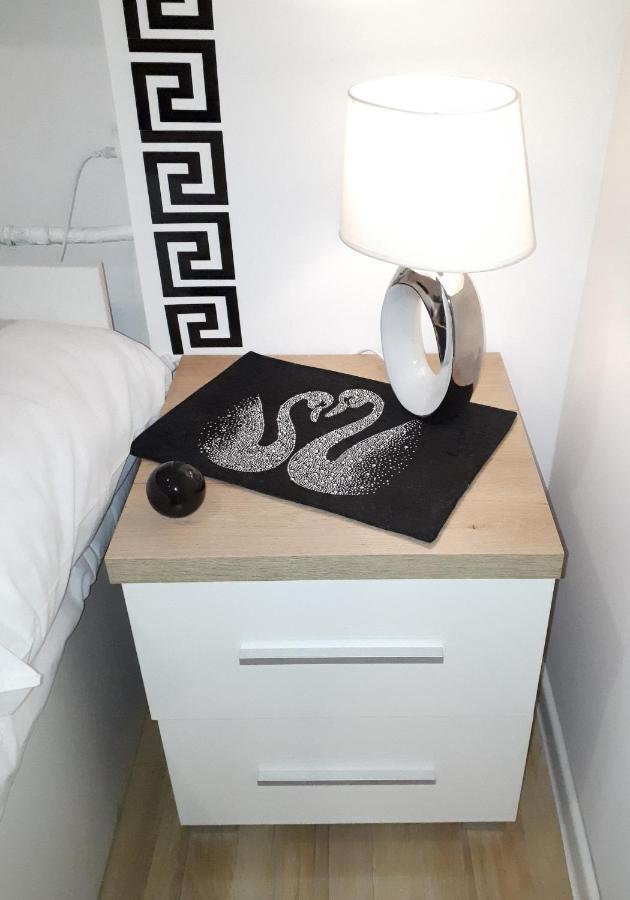 Apartamenty Centrum Panoramiczna Mala Dwojka Swan Labedz Promenada Klimatyzacja Lodowa Κίελτσε Εξωτερικό φωτογραφία