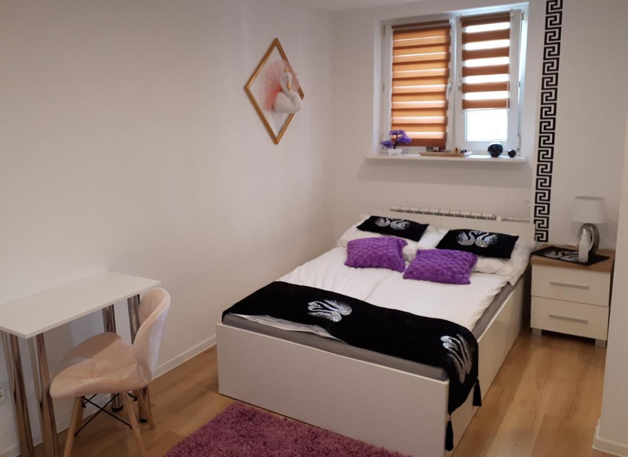 Apartamenty Centrum Panoramiczna Mala Dwojka Swan Labedz Promenada Klimatyzacja Lodowa Κίελτσε Εξωτερικό φωτογραφία